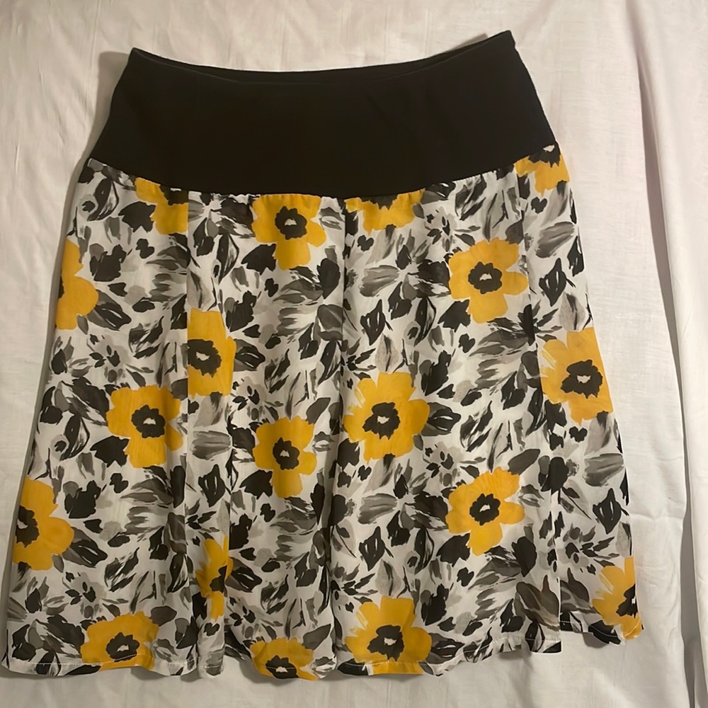 Elastic band skirt